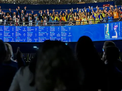 Imagem da notícia: Senado aprova PEC 14/21, que prevê aposentadoria especial para agentes de saúde; entenda