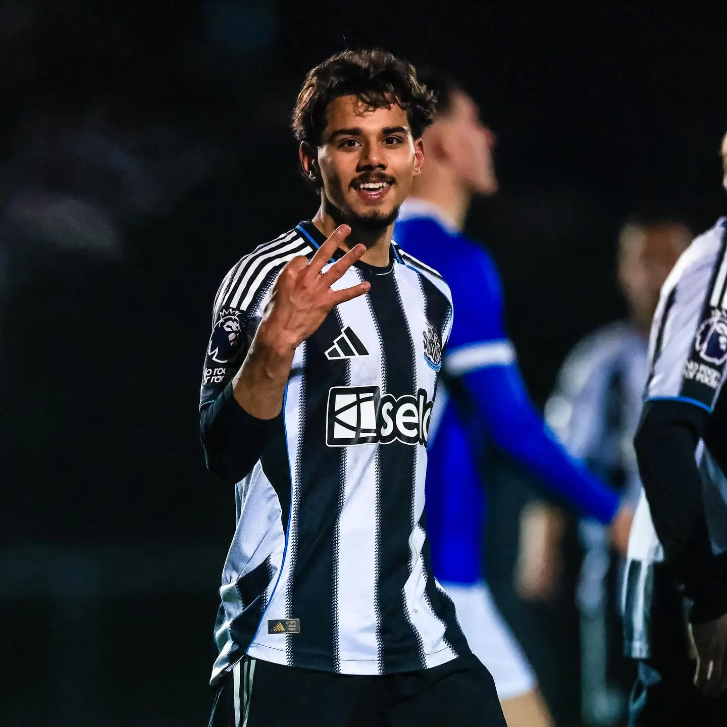 Imagem da notícia Conheça Matheos Ferreira, neto de cearense que segue os passos de Mirandinha no Newcastle