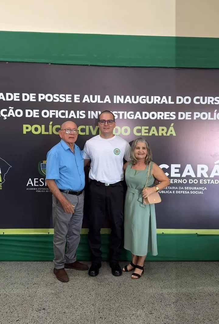Mateus Vitório tomou posse em maio deste ano, junto aos pais.