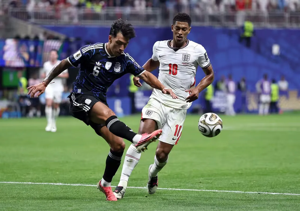 O primeiro tempo de Argentina x Inglaterra foi de muita luta, disputa e sem futebol