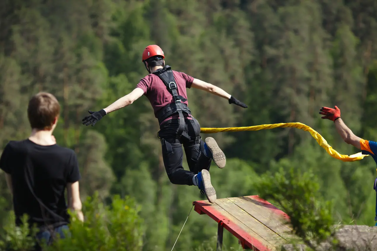 Imagem da notícia Família deve receber R$ 300 mil por morte de homem em bungee jump