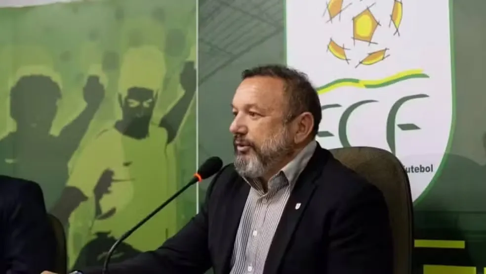 Paulo Silvio está licenciado do cargo de presidente da Comissão de Arbitragem da FCF