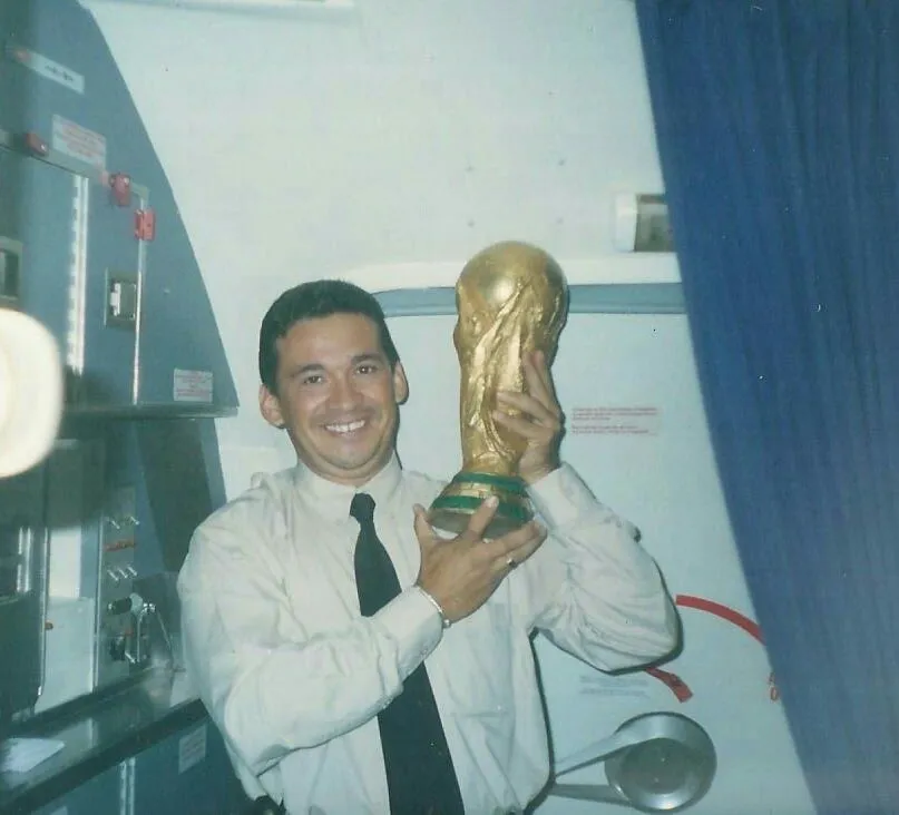 Lúcio Sousa,  ex-chefe de Maurício, durante tour da Taça da Copa do Mundo.