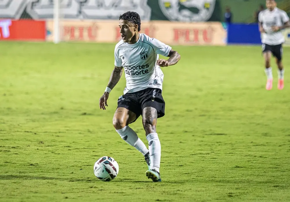 Imagem da notícia Matheusinho deixa o Ceará e acerta transferência para o Atlético-GO