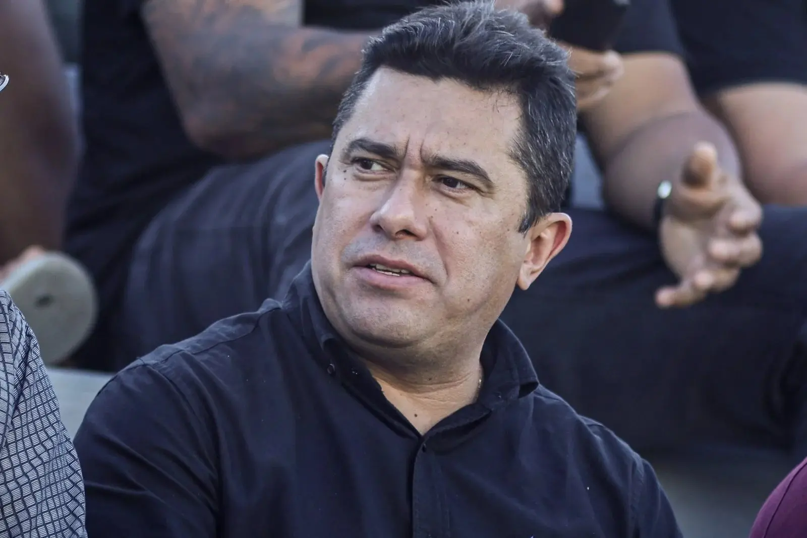 Imagem da notícia Presidente do Ceará descarta renúncia ao cargo e projeta acesso: ‘está na nossa mão’