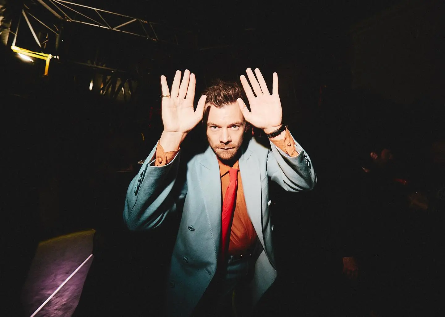 Imagem da notícia Harry Styles cancela show no Brasil por 'problema de saúde'