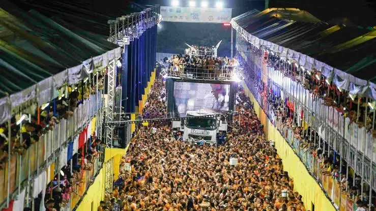 Imagem da notícia Fortal 2026 inicia entrega de abadás; confira detalhes