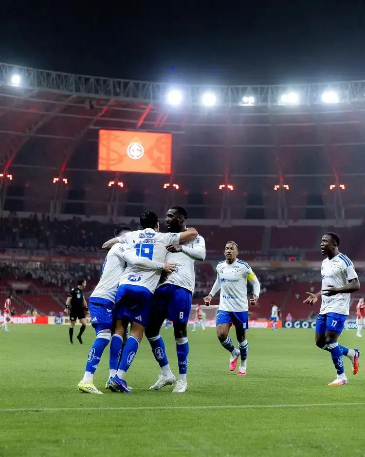 Imagem da notícia Jogos de hoje na TV: veja onde assistir e horário das partidas deste domingo (26)