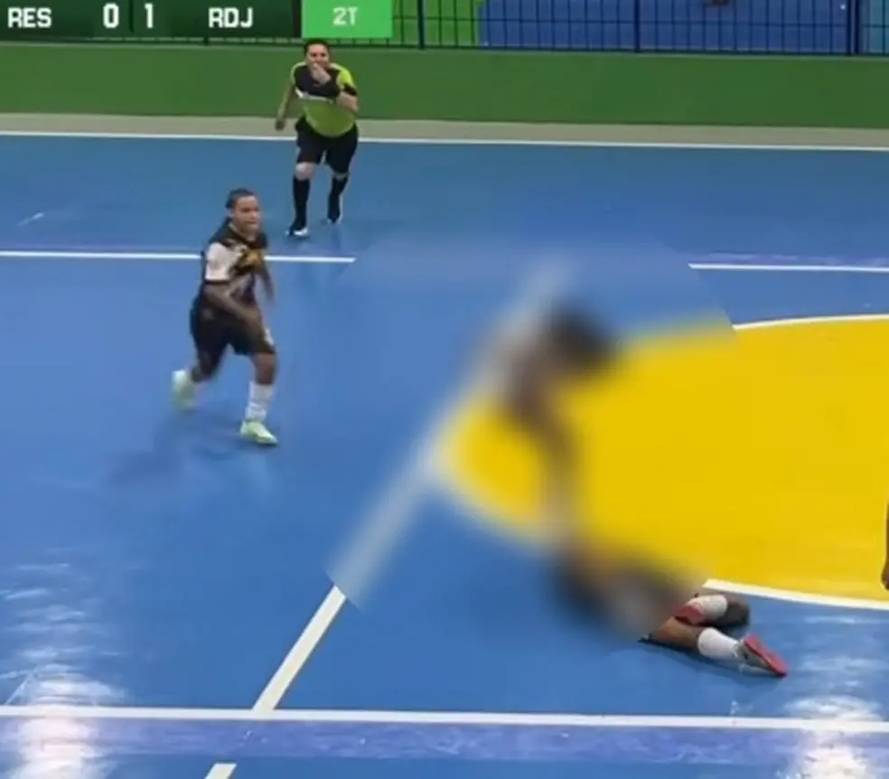 Imagem da notícia VÍDEO: Jogadora agride adversárias durante jogo de futsal feminino no Eusébio