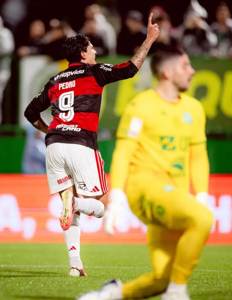 Imagem da notícia Flamengo x São Paulo: veja horário, onde assistir, palpites e prováveis escalações