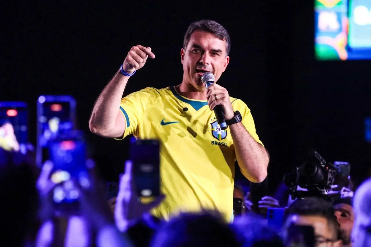 Imagem da notícia PL oficializa candidatura de Flávio Bolsonaro à Presidência da República