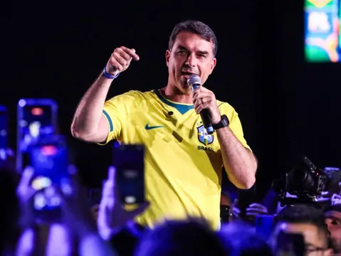Imagem da notícia: PL oficializa candidatura de Flávio Bolsonaro à Presidência da República