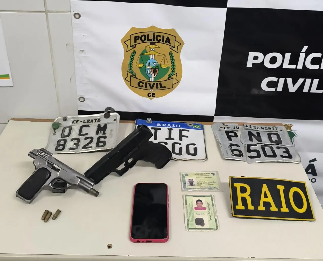 Imagem da notícia Dois homens são presos e desmanche clandestino é desarticulado após roubo de moto no Ceará
