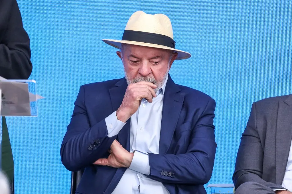 Imagem da notícia Governo Lula aciona OMC contra tarifaço imposto pelos Estados Unidos, diz site