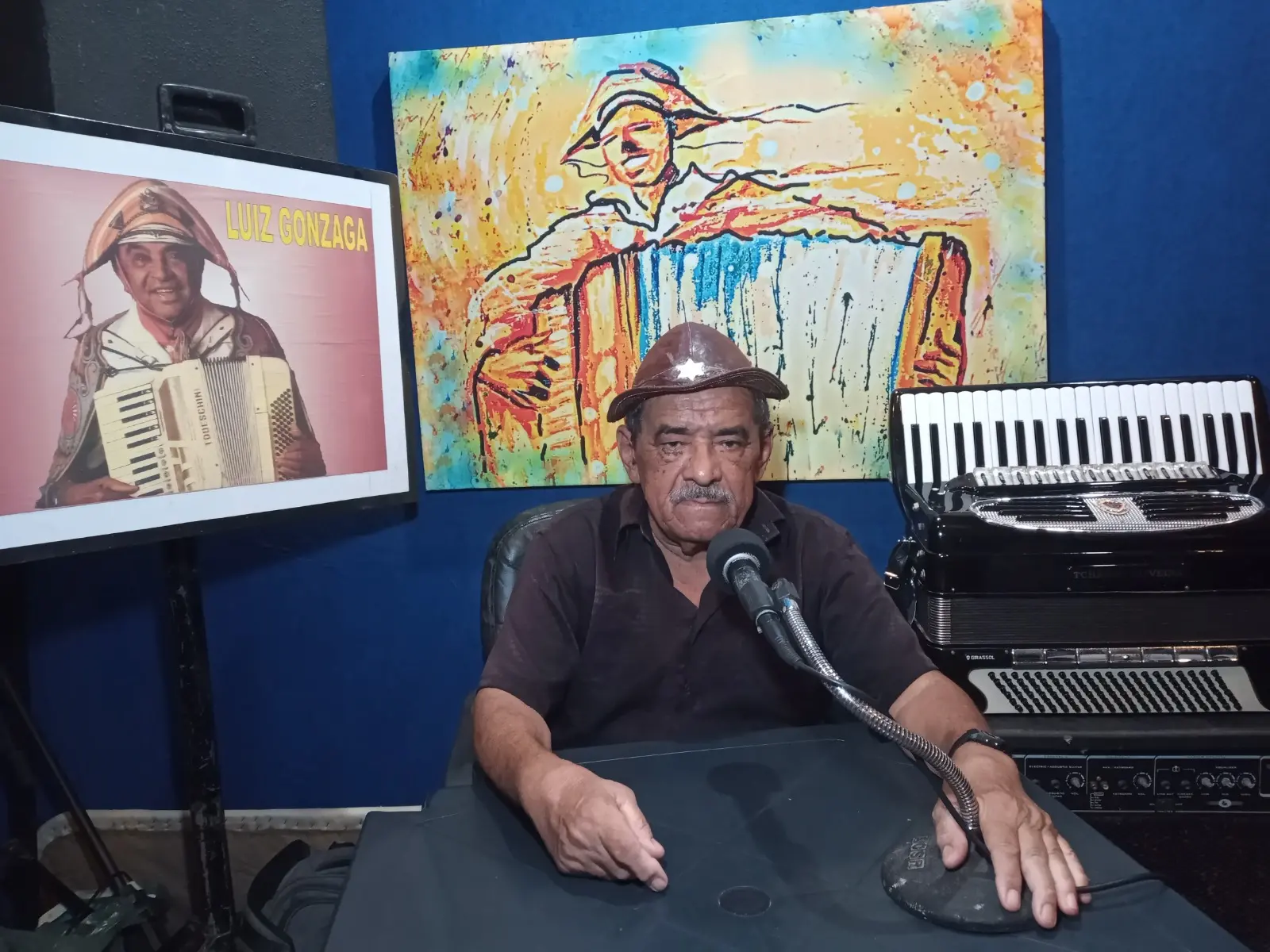 Imagem da notícia Morre Zezé Bastos aos 77 anos, sanfoneiro e radialista pioneiro em Sobral