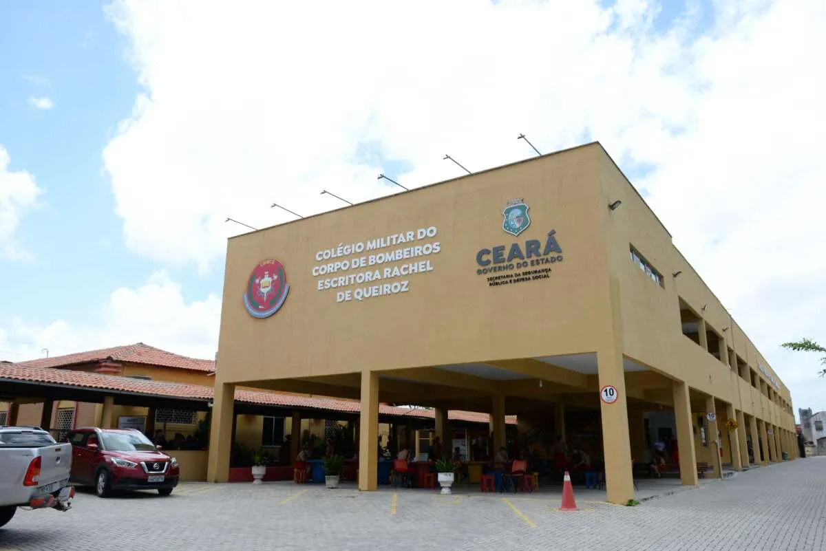 Colégio Militar do Corpo de Bombeiros diz afirma que dispõe de equipe de psicólogos responsável pelo acolhimento, escuta, orientação e acompanhamento dos estudantes.