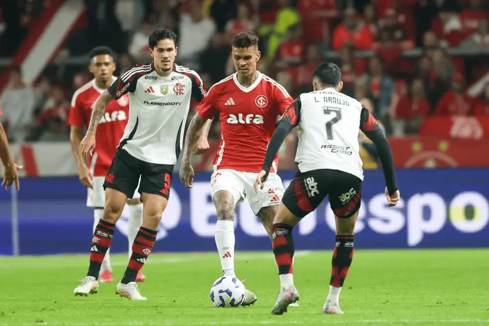Imagem da notícia Internacional x Flamengo na Série A: onde assistir, horário, palpites e prováveis escalações