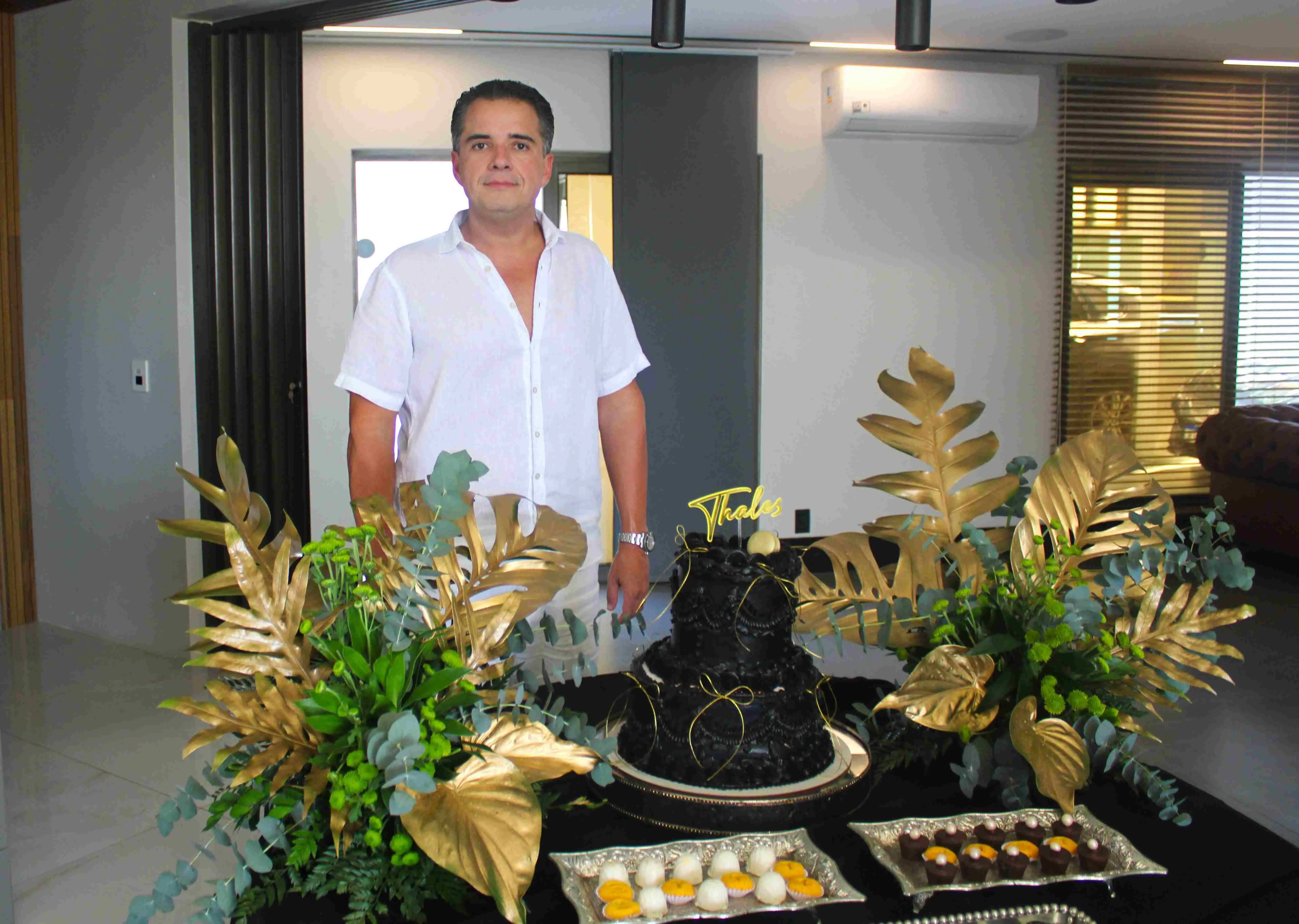 Imagem da notícia CAPTEI: Thales Varela celebra 46 anos em tarde de casa cheia
