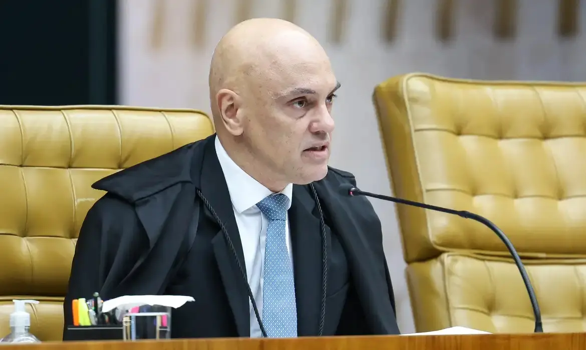 Imagem da notícia Moraes dá 48 horas para defesa de Bolsonaro informar se ex-presidente autorizou vídeo com IA