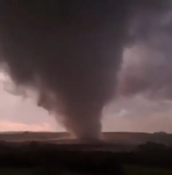 Imagem da notícia Tornado atinge três cidades e deixa feridos no Rio Grande do Sul