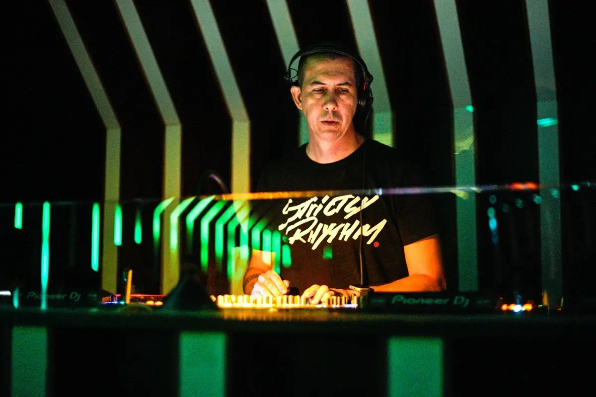 Rodrigo Lobbão atua como DJ em Fortaleza há mais de 30 anos.