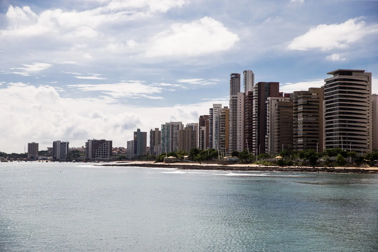 Imagem da notícia Metro quadrado de luxo em Fortaleza custa quase seis vezes mais do que em bairros populares