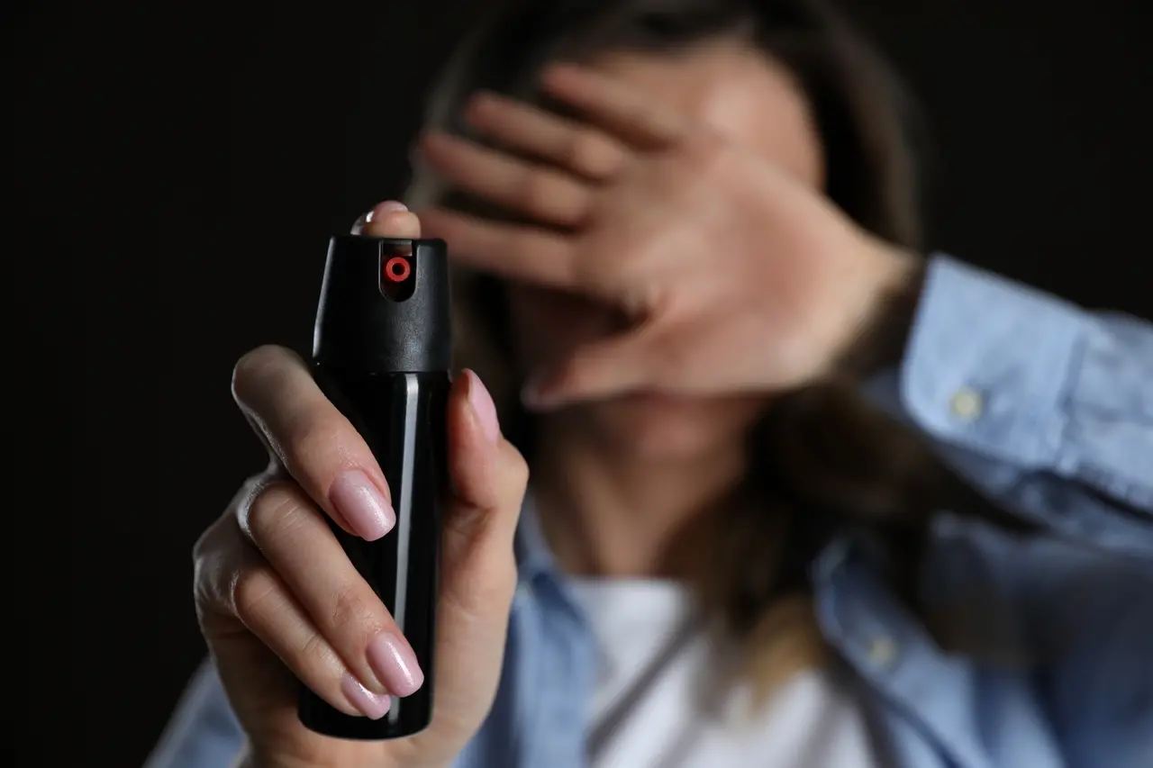 Imagem da notícia Uso de spray de pimenta por mulheres deve ser acompanhado de capacitação, dizem especialistas