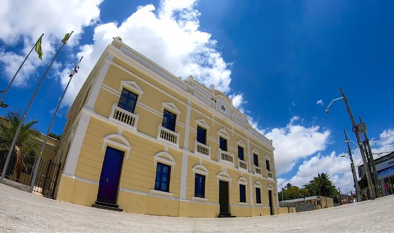 Imagem da notícia Como fica a Vice-Prefeitura de Fortaleza caso Gabriella Aguiar seja eleita?