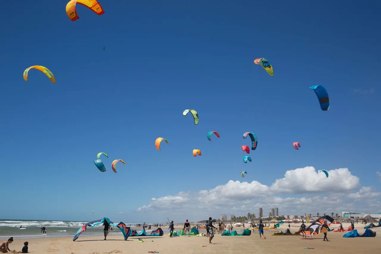 Imagem da notícia Regulamentação de Kitesurf é único projeto que Elmano ainda não conseguiu aprovar na Alece em 2026