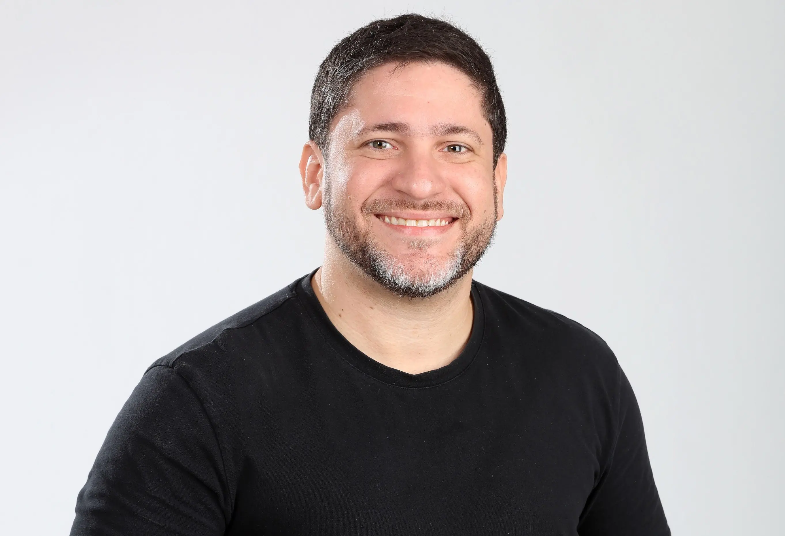 Escritor cearense Rafael Caneca, que escreveu o livro Não volte sem ele.