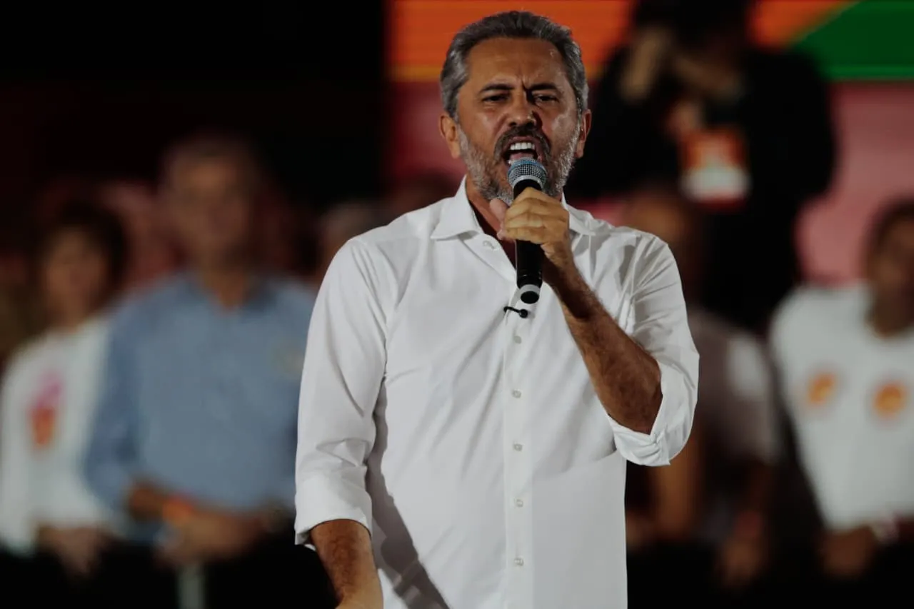 Elmano de Freitas criticou os adversários durante discurso na convenção partidária na noite desta sexta (31).