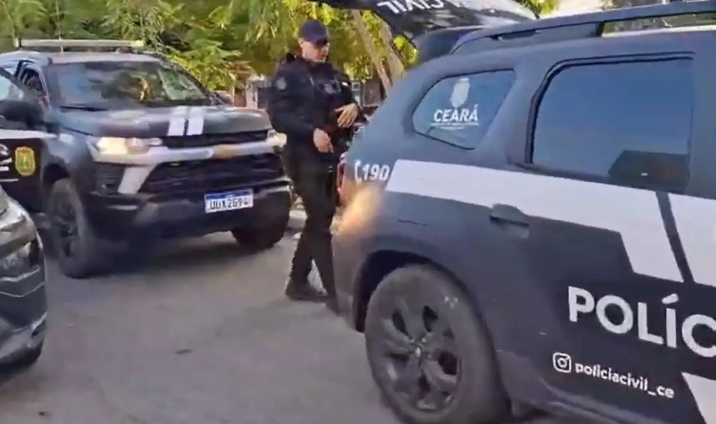 Imagem da notícia Operação da PCCE prende 15 pessoas investigadas por atuação em grupo criminoso na RMF