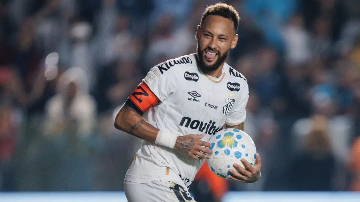 Neymar atuando pelo Santos