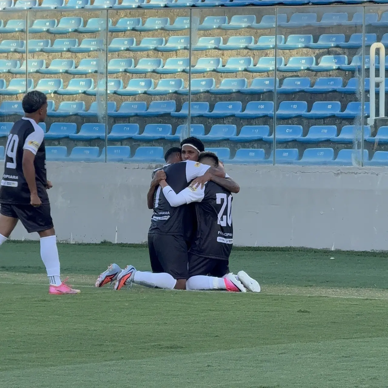 Imagem da notícia Acopiara e Limoeiro vencem e dividem liderança da Série C Cearense após 2ª rodada