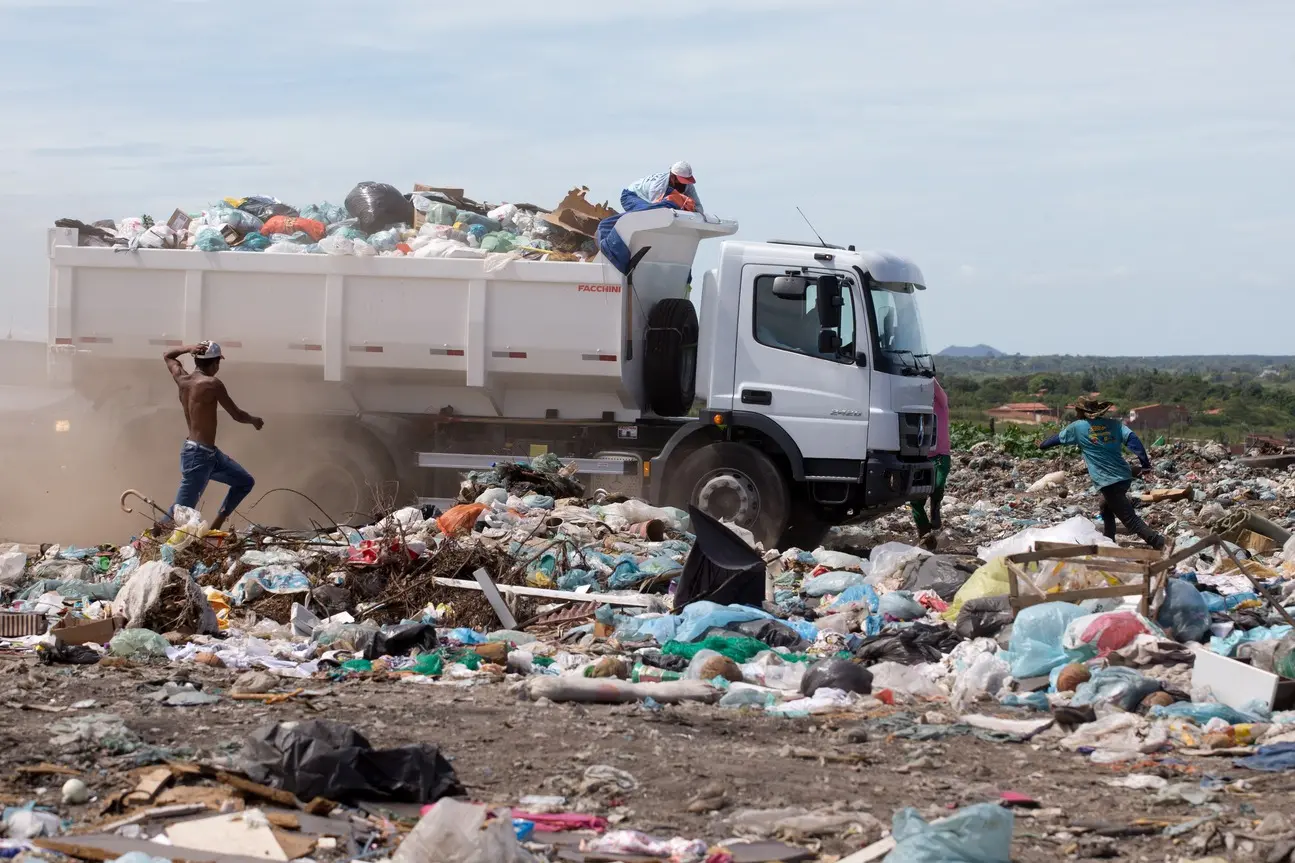 Imagem da notícia Por que o TCE travou megaprojeto de R$ 990 milhões do lixo em São Gonçalo do Amarante?