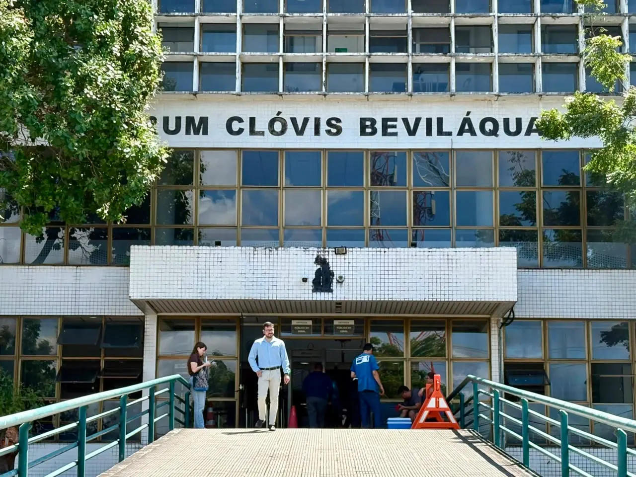 Imagem da notícia Ex-PMs acusados de matar homem em academia de Fortaleza há 20 anos são absolvidos