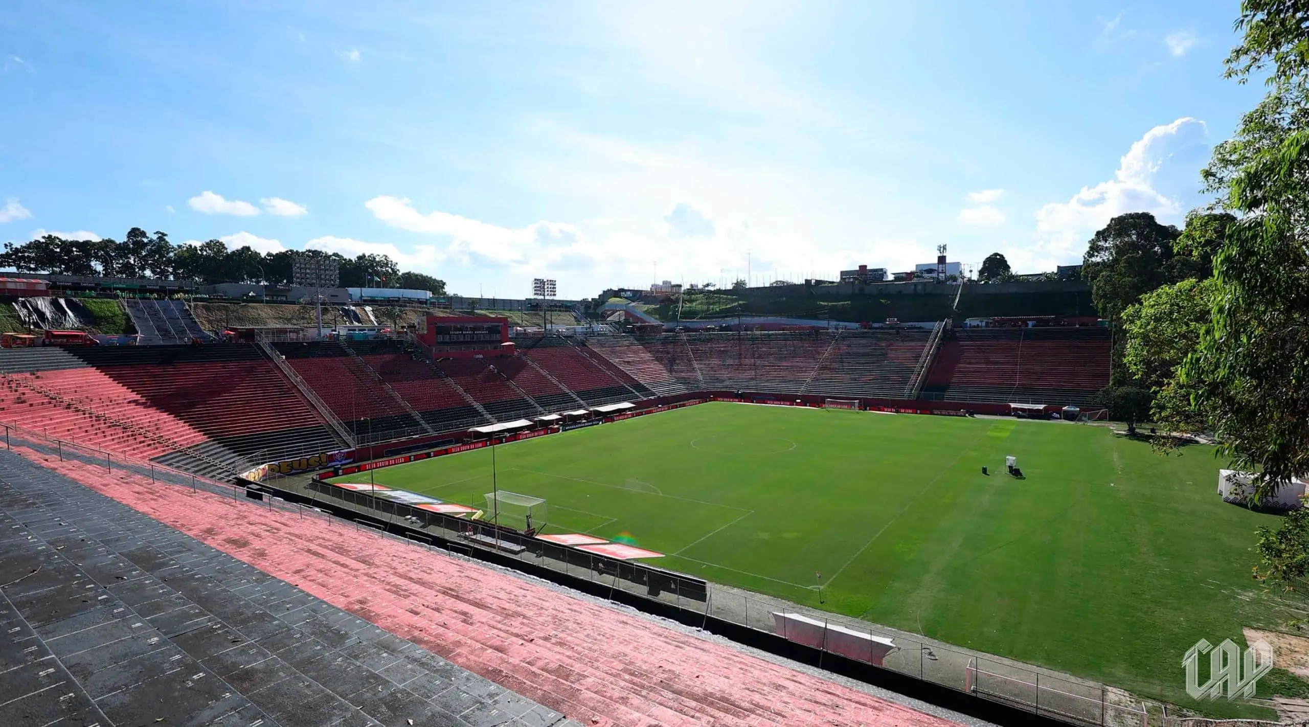 Imagem da notícia Jogos de hoje na TV: veja onde assistir e horário das partidas desta quinta-feira (6)
