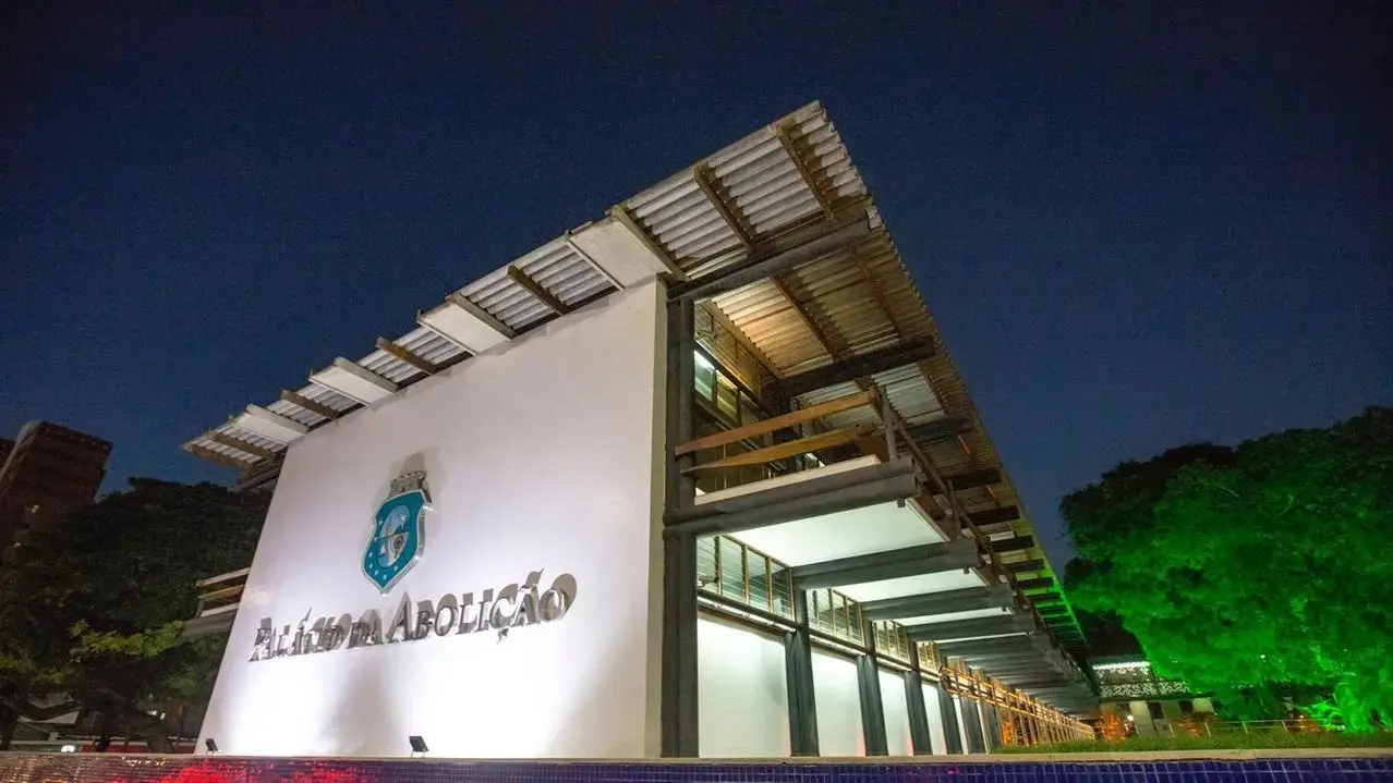 Fachada do Palácio da Abolição, no bairro Meireles.