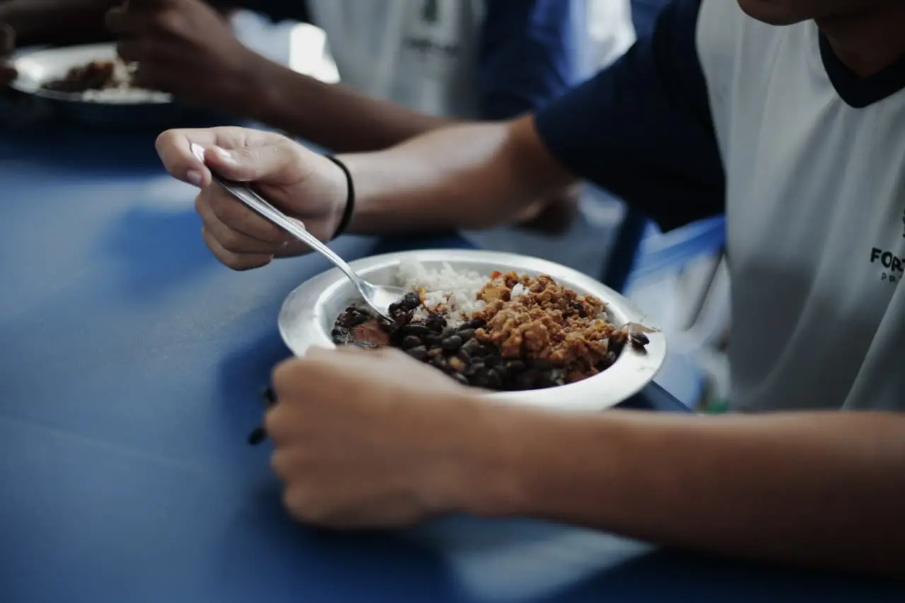 Imagem da notícia Após pratinho, escolas municipais de Fortaleza servirão feijoada e escondidinho