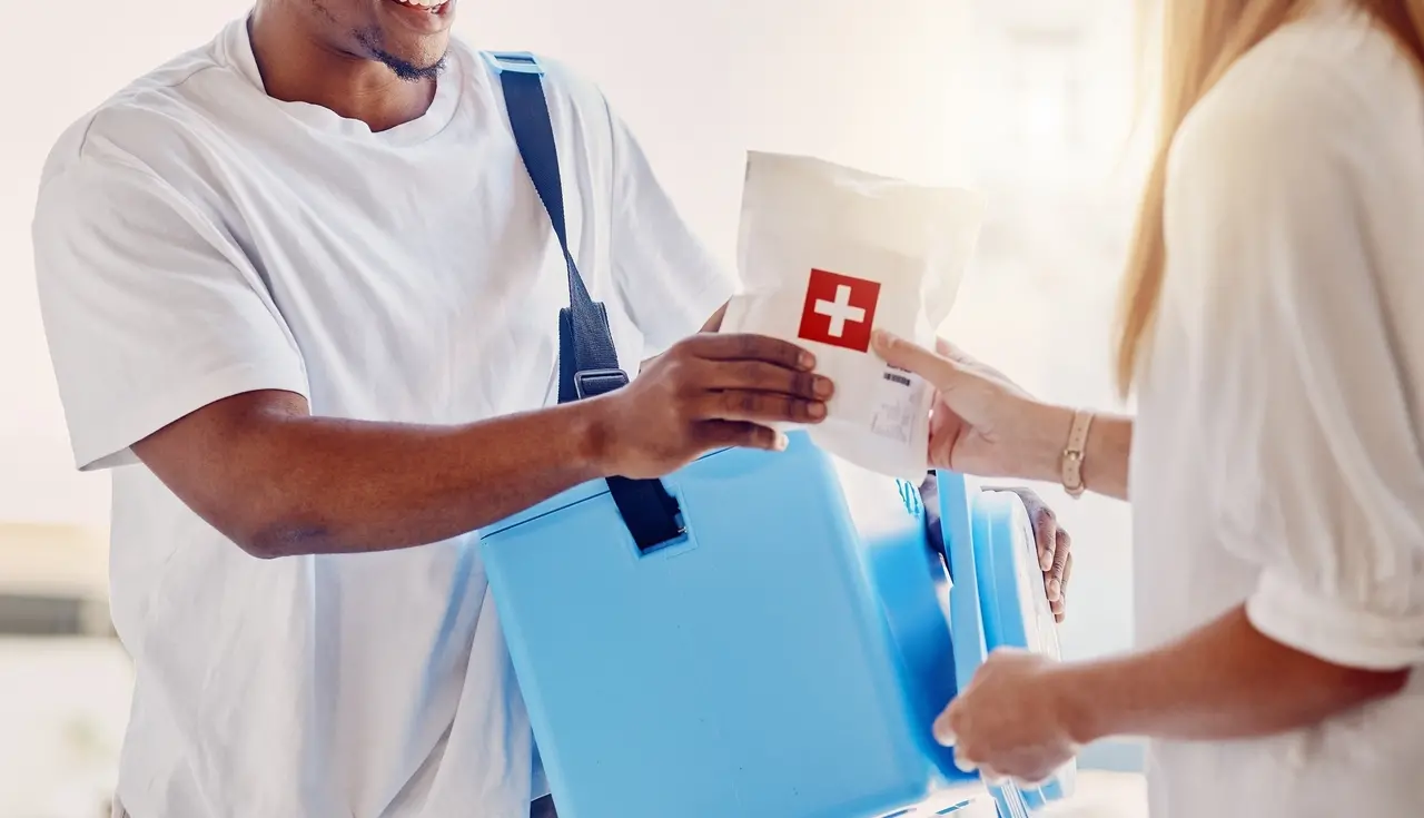 Imagem da notícia Farmácias passam a poder vender medicamentos pela Shopee após decisão da Anvisa