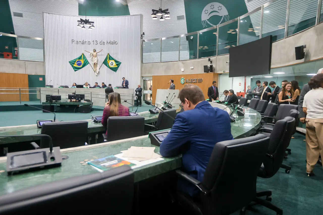 Imagem da notícia Nova configuração da Alece tem ‘rodízio’ no PT, PSB e MDB, 10 suplentes e novo líder petista