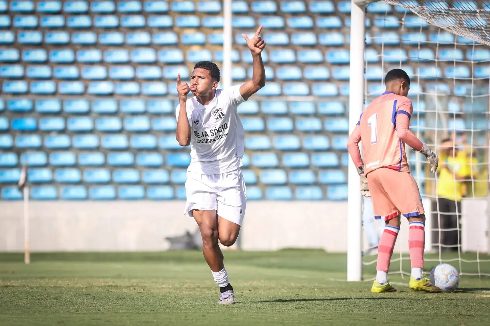 Imagem da notícia Ceará é campeão da Copa Manjadinho Sub-14 mesmo com Messi perdendo pênalti