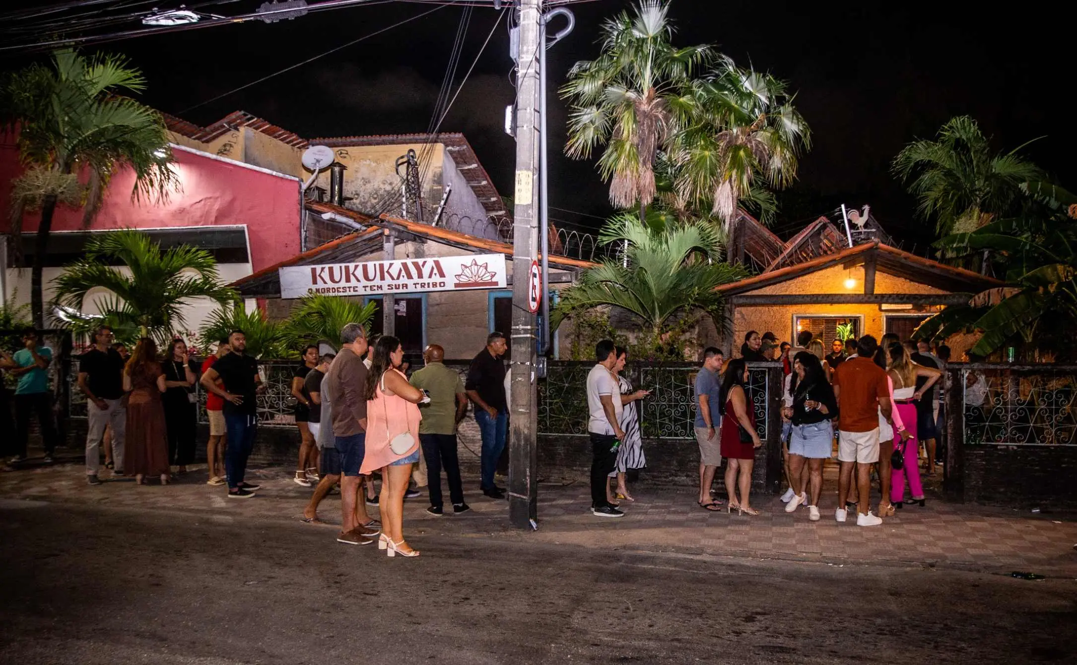 Público fez fila para conferir a programação da última noite da casa de forró Kukukaya.