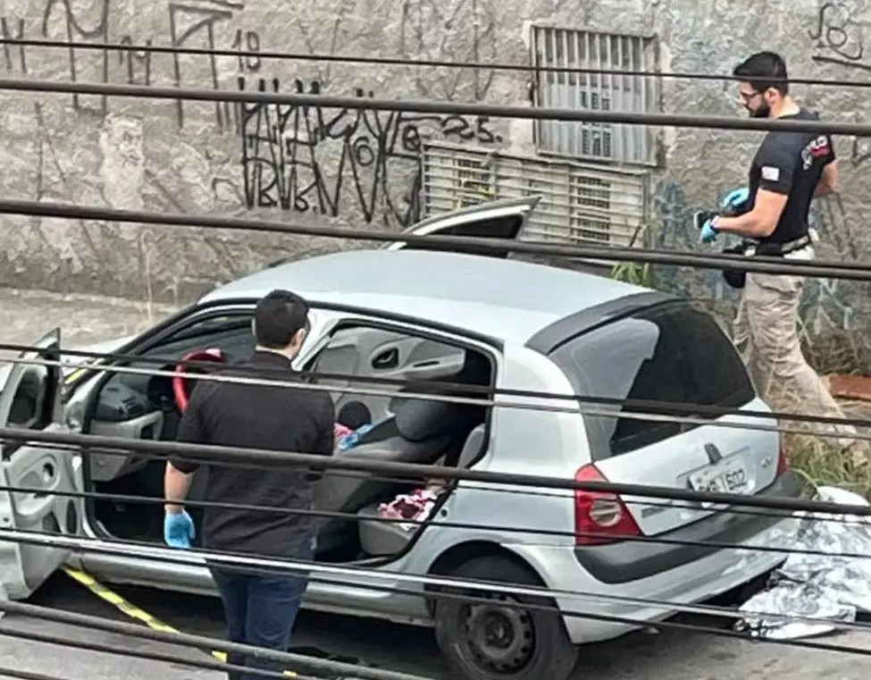 Imagem da notícia Crianças de 3 e 5 anos são encontradas mortas dentro de carro em SP; pai é preso em flagrante