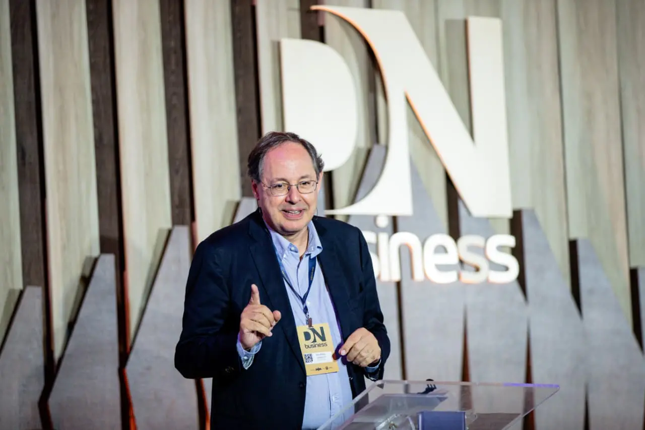 Economista Eduardo Giannetti durante palestra na 1ª edição do DN Business.