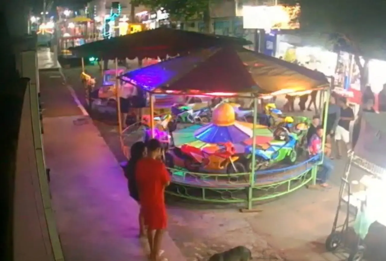 Imagem da notícia VÍDEO: Homem leva choque em brinquedo de parque de diversões no interior do Ceará