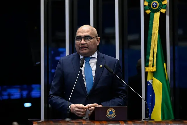 Imagem da notícia Sargento Reginauro toma posse no Senado e aponta segurança pública como prioridade