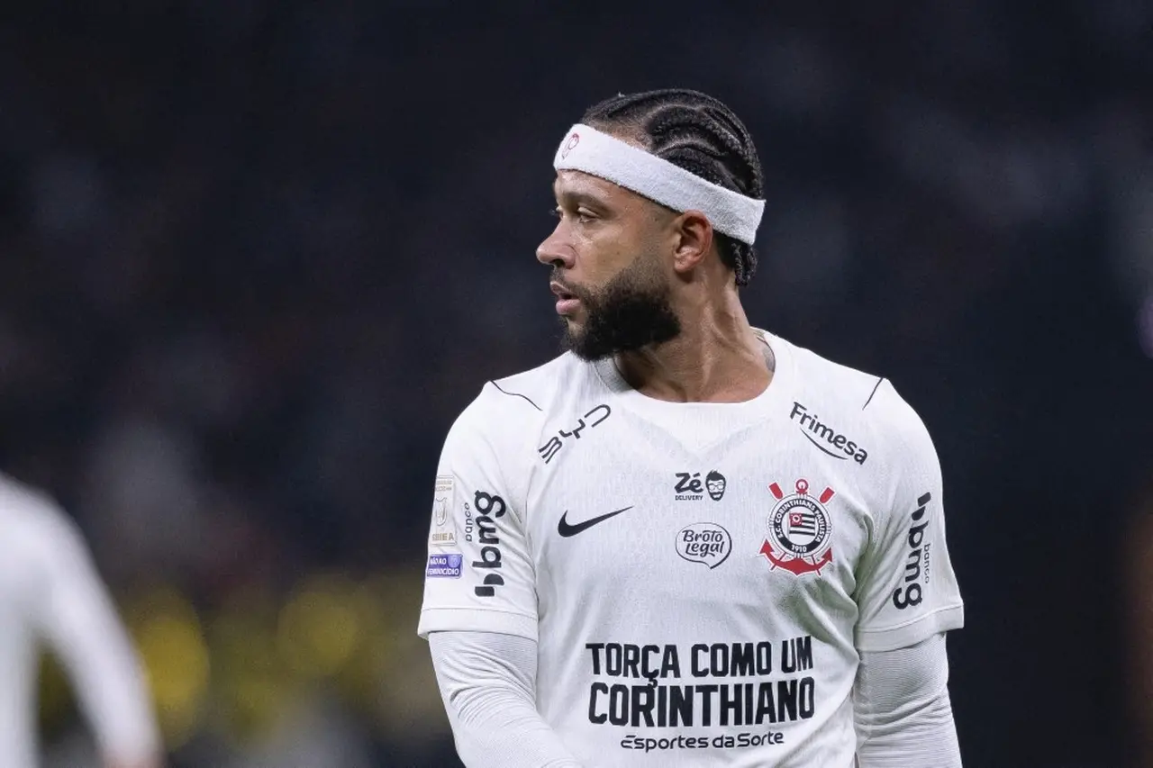 Imagem da notícia Após longa negociação, Corinthians não renova com Memphis Depay
