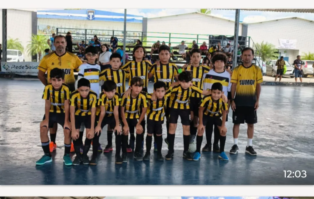 Alunos da categoria sub-11 do Sumov