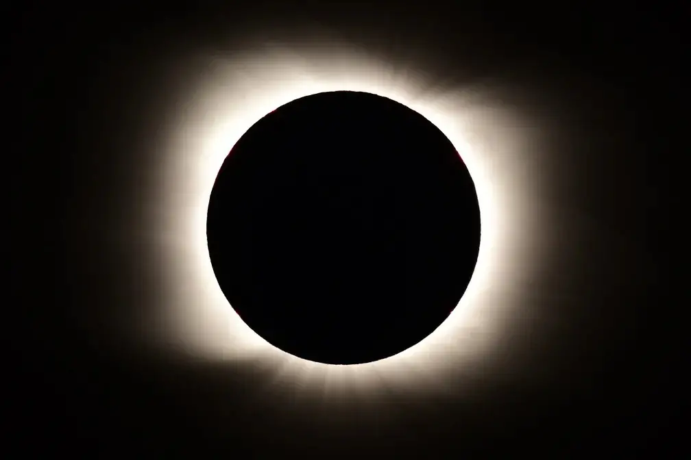 Imagem da notícia: Eclipse solar total no Brasil? Saiba detalhes do fenômeno e como acompanhar